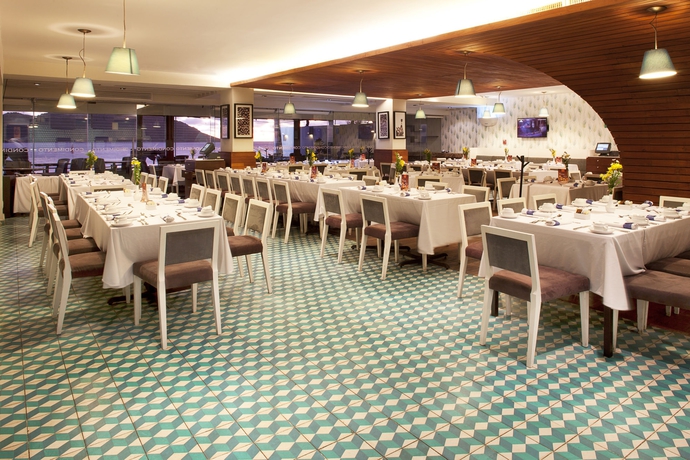 Imagen del bar/restaurante del Hotel Emporio Mazatlan. Foto 4