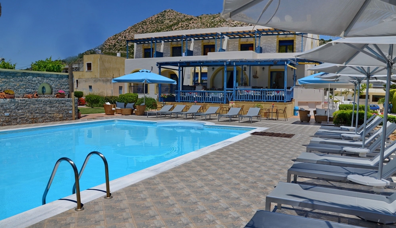 Imagen de la piscina del Hotel Emporios Bay. Foto 15