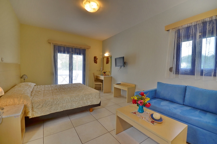 Imagen de los interiores del Hotel Emporios Bay. Foto 14