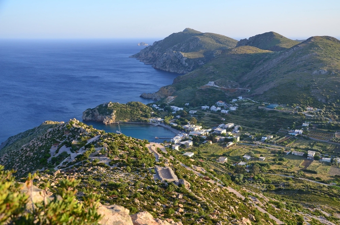 Imagen de los exteriores del Hotel Emporios Bay. Foto 11