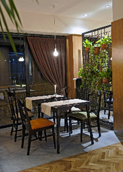 Imagen del bar/restaurante del Hotel Emporium, Bihać. Foto 4