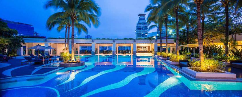 Imagen de la piscina del Hotel Emporium Suites By Chatrium. Foto 13