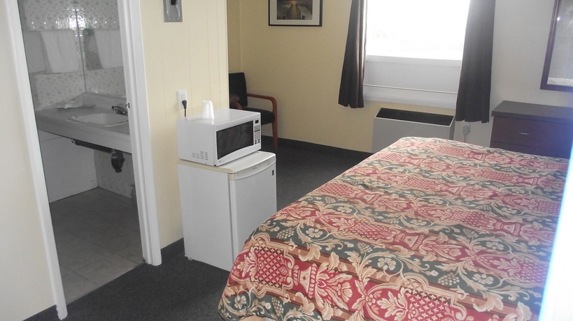 Imagen de los interiores del Hotel Empress Inn and Suites By The Falls. Foto 6