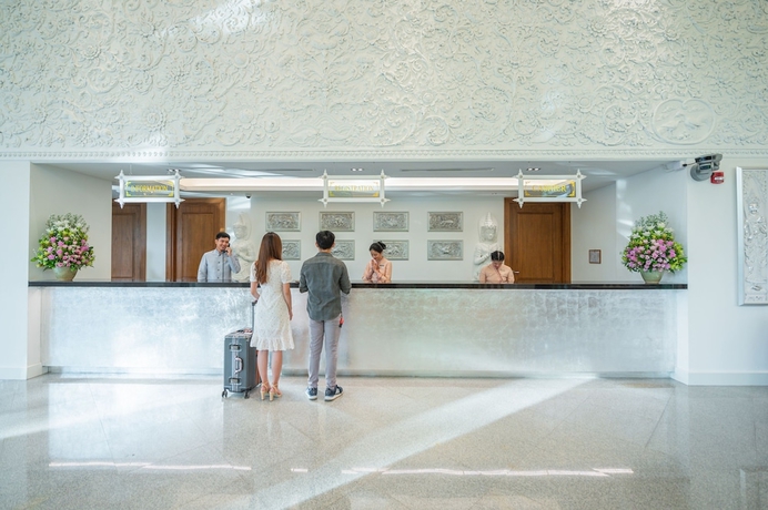 Imagen de los interiores del Hotel Empress Premier Hotel. Foto 19