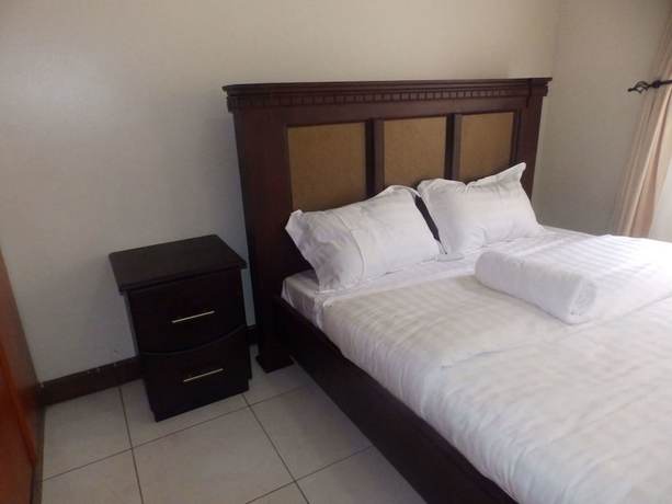 Imagen de la habitación del Hotel Emra. Foto 6