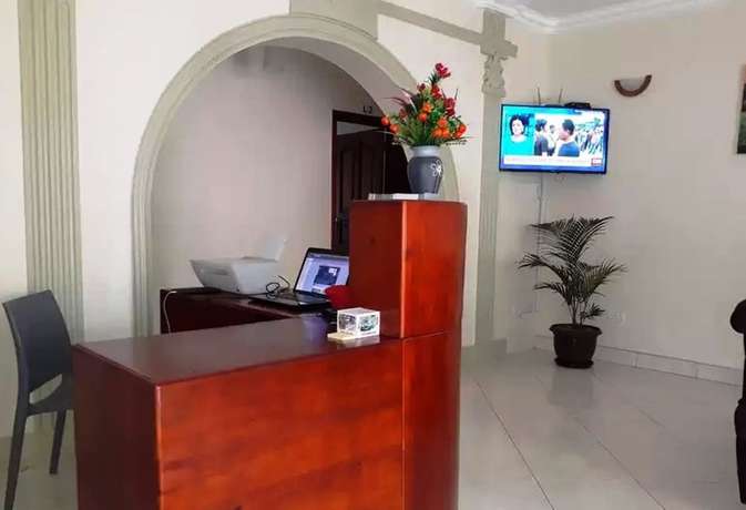 Imagen de los interiores del Hotel Emra. Foto 16