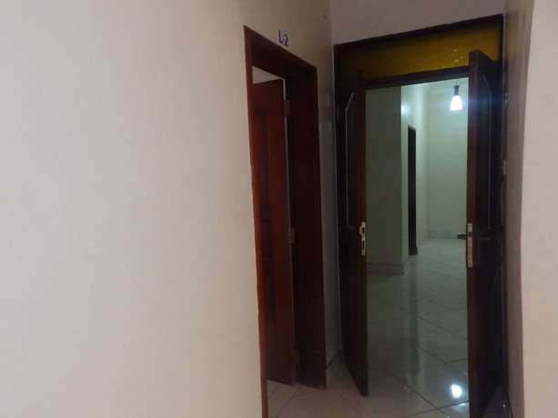 Imagen de los interiores del Hotel Emra. Foto 17