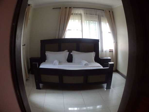 Imagen de la habitación del Hotel Emra. Foto 9