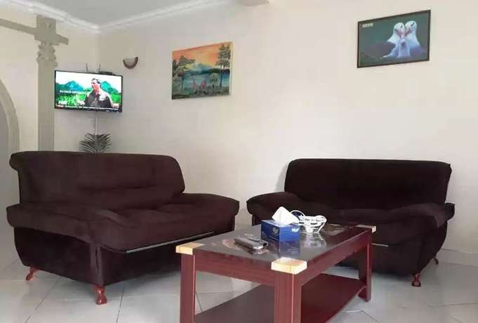 Imagen de los interiores del Hotel Emra. Foto 20