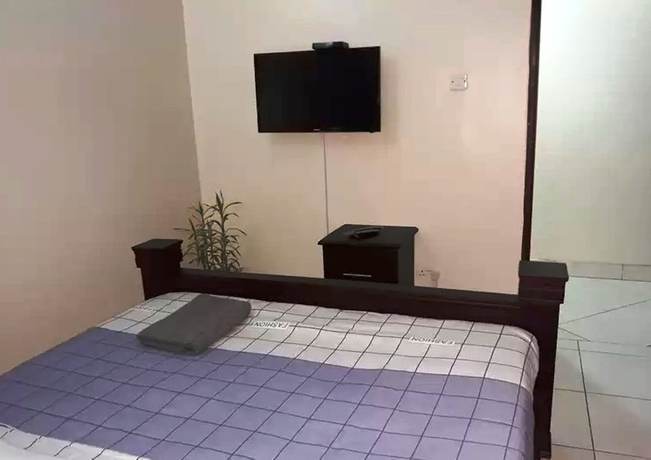 Imagen de la habitación del Hotel Emra. Foto 14
