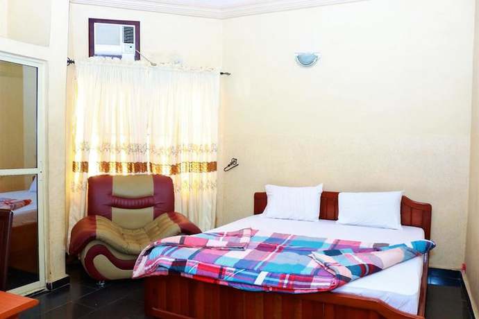 Imagen de la habitación del Hotel Emrosys. Foto 8