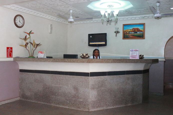 Imagen de los interiores del Hotel Emrosys. Foto 20