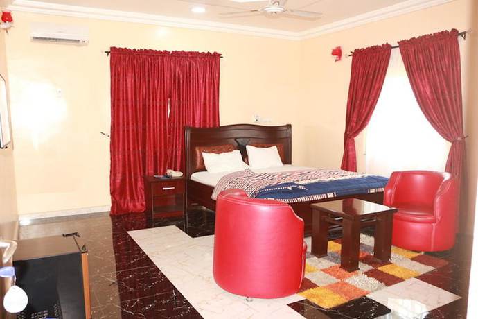 Imagen de la habitación del Hotel Emrosys. Foto 13