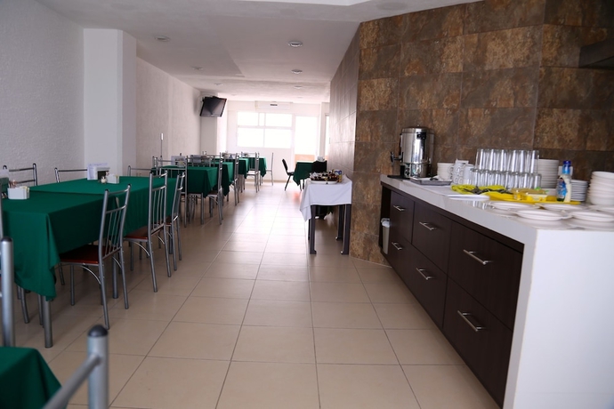 Imagen del bar/restaurante del Hotel Ems Hotels Boca Del R&iacute;o. Foto 5