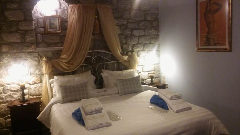Imagen de la habitación del Hotel En Plo Luxury Suites. Foto 11