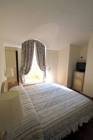 Imagen de la habitación del Hotel Ena. Foto 7