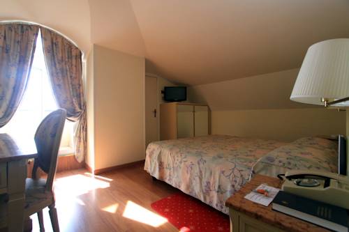 Imagen de la habitación del Hotel Ena. Foto 11