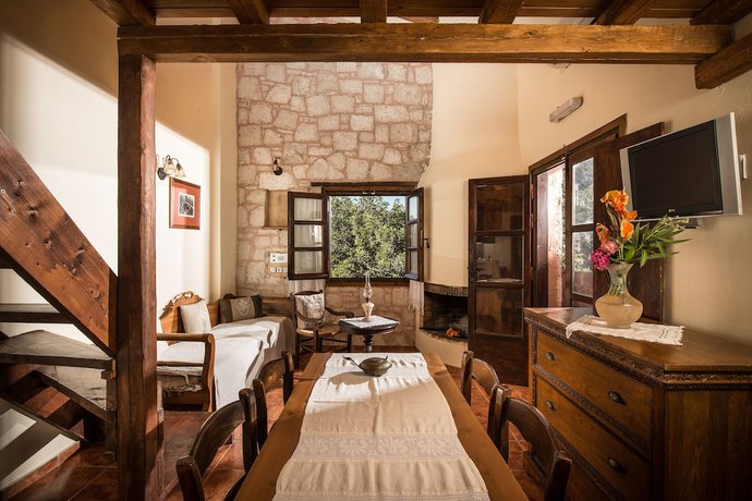 Imagen de la habitación del Hotel Enagron Cretan Ecotourism Village. Foto 5