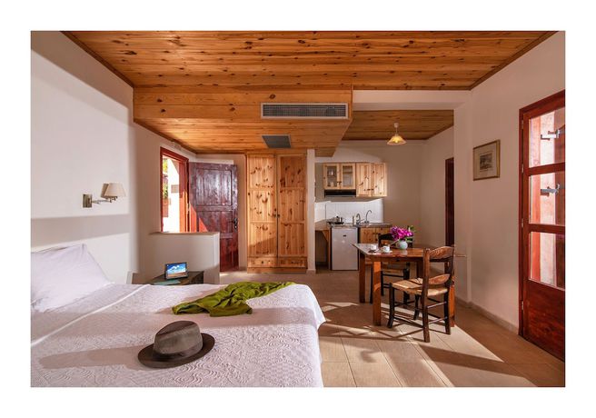 Imagen de la habitación del Hotel Enagron Cretan Ecotourism Village. Foto 6