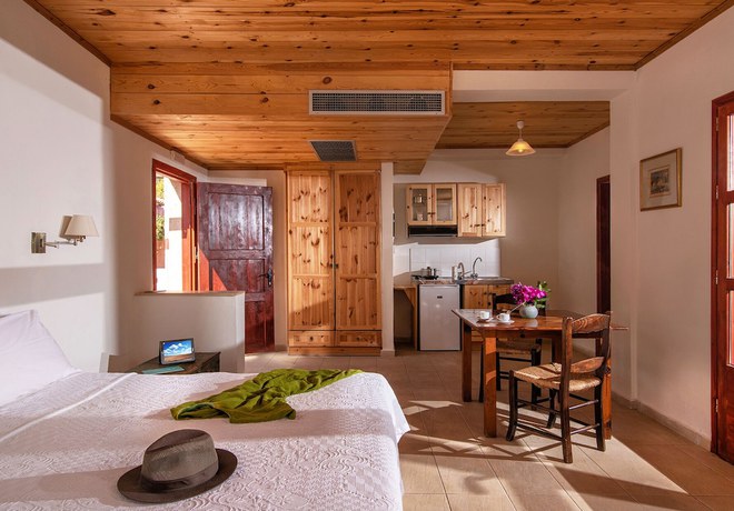 Imagen de la habitación del Hotel Enagron Cretan Ecotourism Village. Foto 7