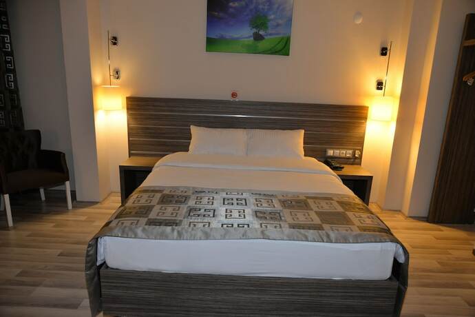 Imagen de la habitación del Hotel Enar Otel. Foto 12