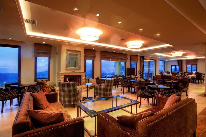Imagen del bar/restaurante del Hotel Enastron View. Foto 3