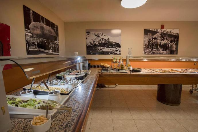 Imagen del bar/restaurante del Hotel Encamp. Foto 3