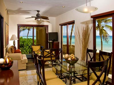 Imagen de la habitación del Hotel Encanto El Faro All Suites Resort. Foto 4
