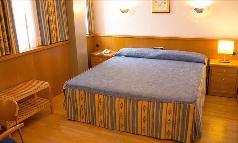 Imagen de la habitación del Hotel Encasa Almansa. Foto 11