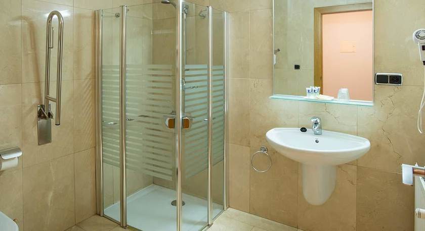 Imagen de la habitación del Hotel Encasa Almansa. Foto 12