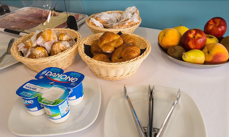 Imagen del bar/restaurante del Hotel Encasa Almansa. Foto 5