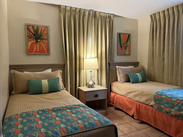 Imagen general del Hotel Enchanted Isle Resort. Foto 9