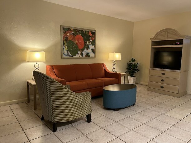 Imagen de la habitación del Hotel Enchanted Isle Resort. Foto 13