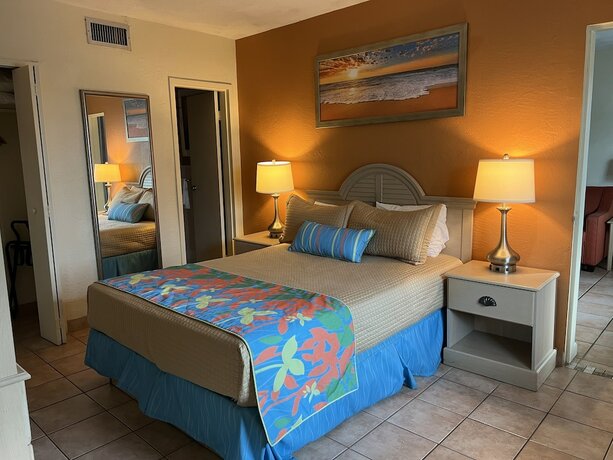 Imagen de la habitación del Hotel Enchanted Isle Resort. Foto 15