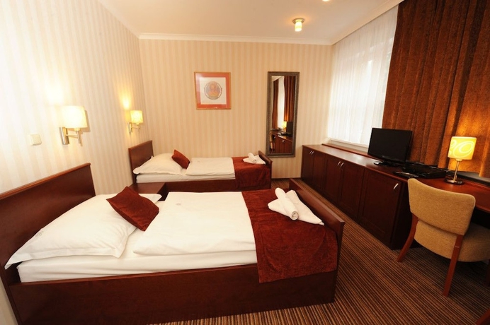 Imagen de la habitación del Hotel Enci&aacute;n. Foto 6