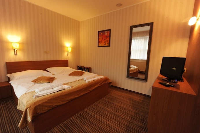 Imagen de la habitación del Hotel Enci&aacute;n. Foto 12