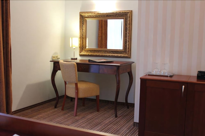 Imagen de la habitación del Hotel Enci&aacute;n. Foto 18