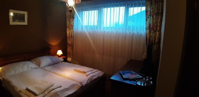 Imagen de la habitación del Hotel Enci&aacute;n. Foto 7