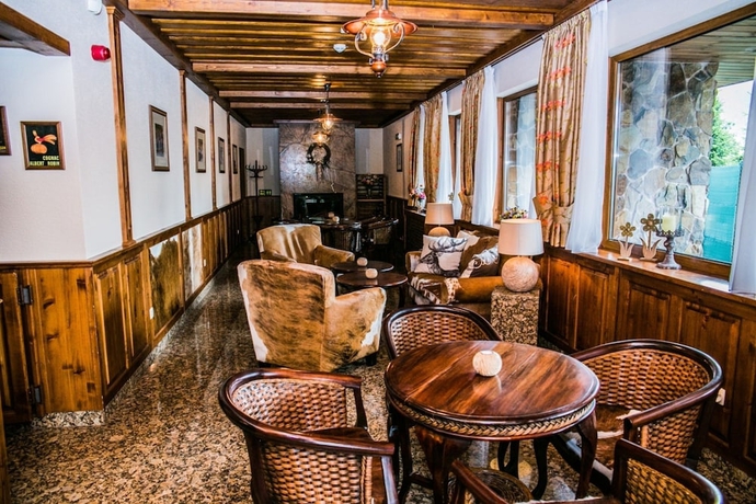 Imagen de los interiores del Hotel Enci&aacute;n. Foto 15