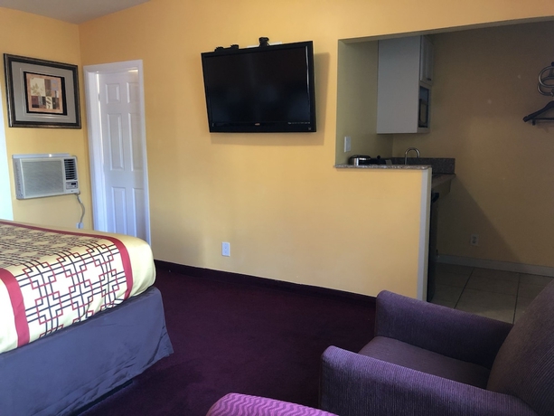 Imagen de la habitación del Hotel Encore Motel. Foto 14