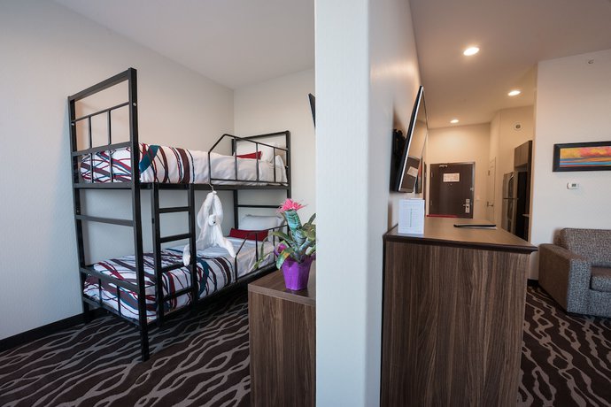 Imagen de la habitación del Hotel Encore Suites By Service Plus Inns. Foto 8