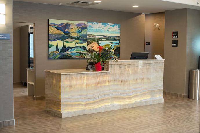 Imagen de los interiores del Hotel Encore Suites By Service Plus Inns. Foto 20