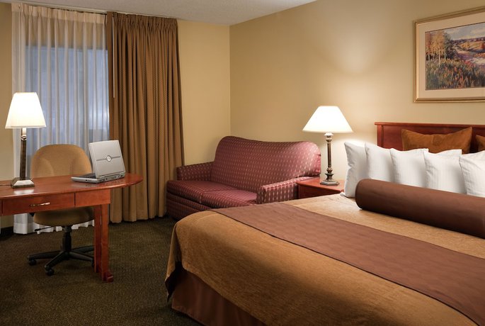 Imagen de la habitación del Hotel Endeavor Inn & Suites, Trademark Collection by Wyndham. Foto 8