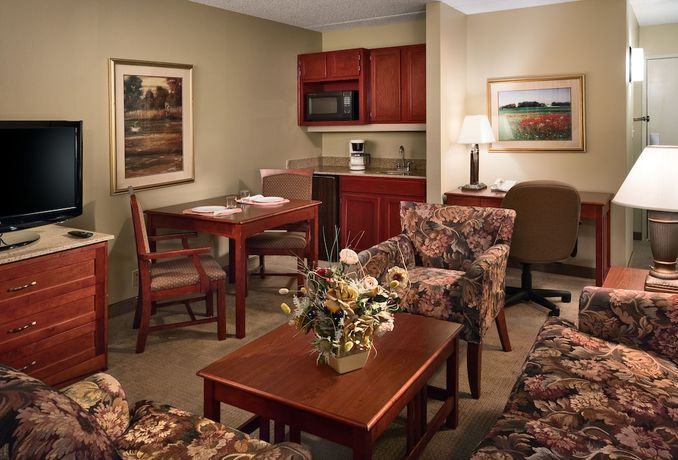 Imagen de la habitación del Hotel Endeavor Inn & Suites, Trademark Collection by Wyndham. Foto 11