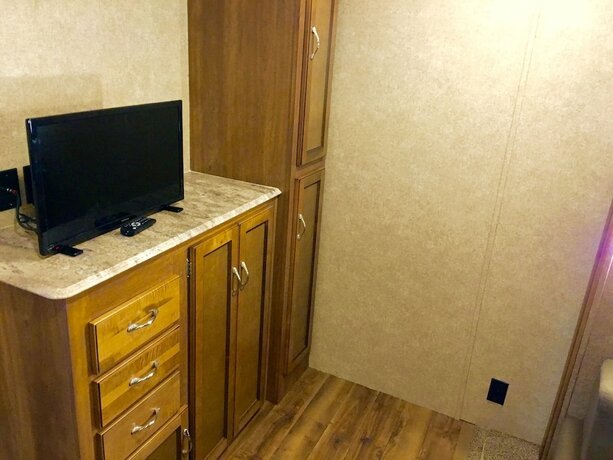 Imagen general del Hotel Enduro RV Citrus Valley Resort. Foto 5