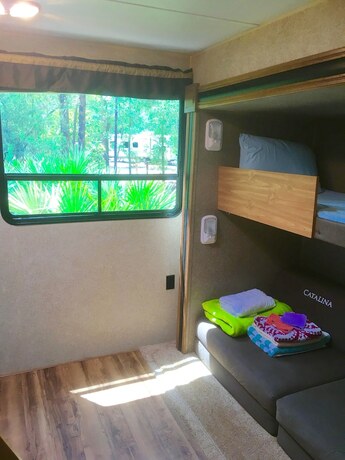 Imagen de la habitación del Hotel Enduro RV Citrus Valley Resort. Foto 18