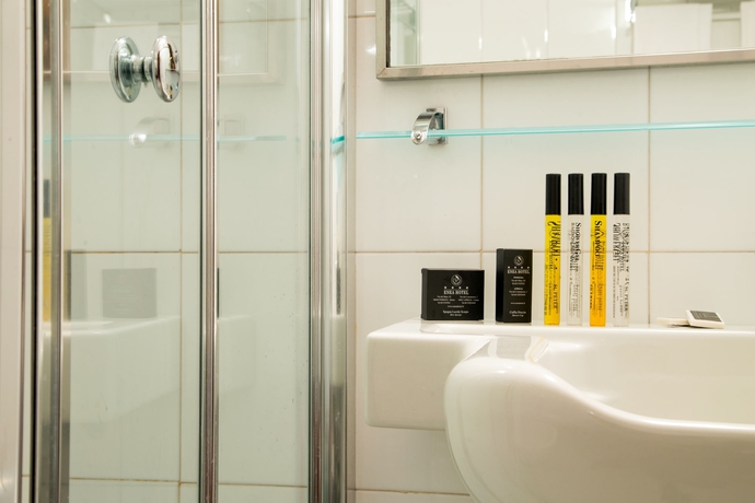 Imagen de la habitación del Hotel Enea Pomezia. Foto 7