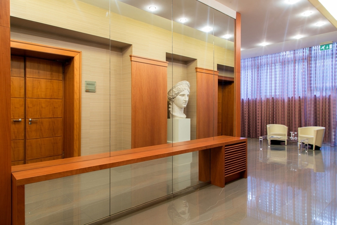 Imagen de los interiores del Hotel Enea Pomezia. Foto 15