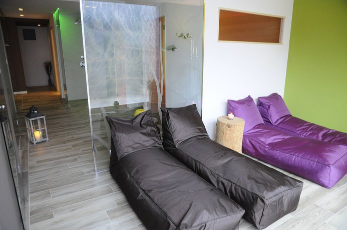 Imagen de la piscina del Hotel Energy. Foto 19