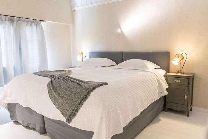 Imagen de la habitación del Hotel Enetiko Resort. Foto 5